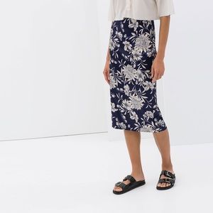 ZARA Printed Pencil Skirt — Size XS, Blue